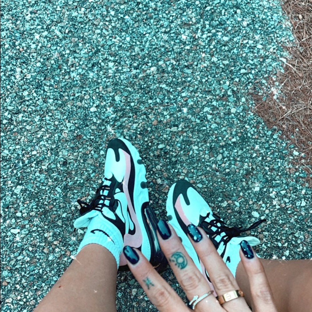 Nike air max pink and white